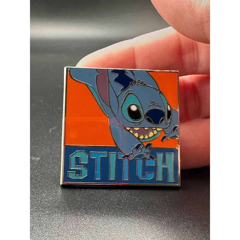 2011 Large Disney Lilo and Stitch trading pin square